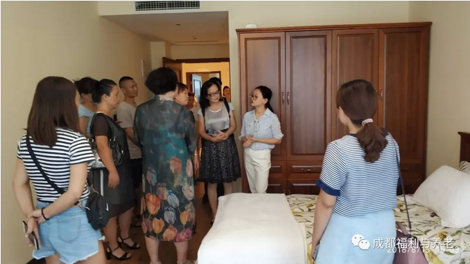 公司会员赴成都族桥椿萱茂养老公司观赏学习 公司会员赴成都族桥椿萱茂养老公司观赏学习