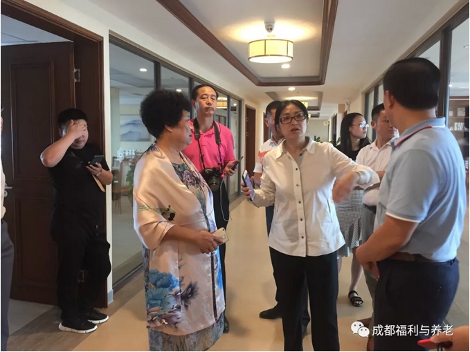 成都簇桥椿萱茂公司