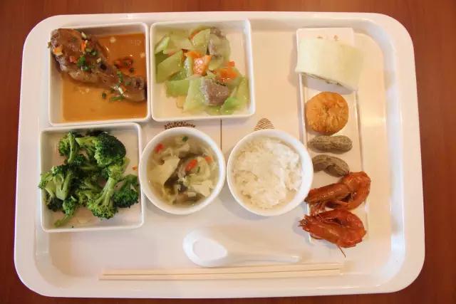 椿萱茂老年公寓之老年人的私人饮食顾问 椿萱茂老年公寓之老年人的私人饮食顾问
