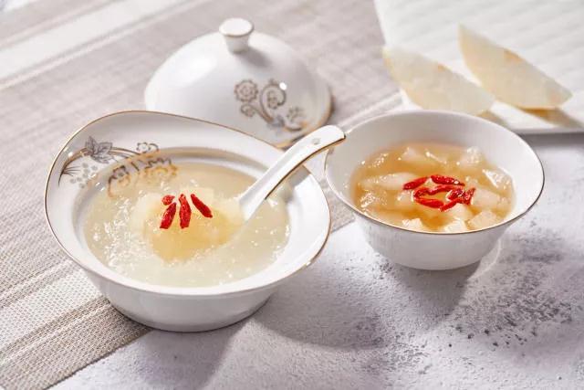 椿萱茂老年公寓之深秋来得太快，教你如何“安全”换季！